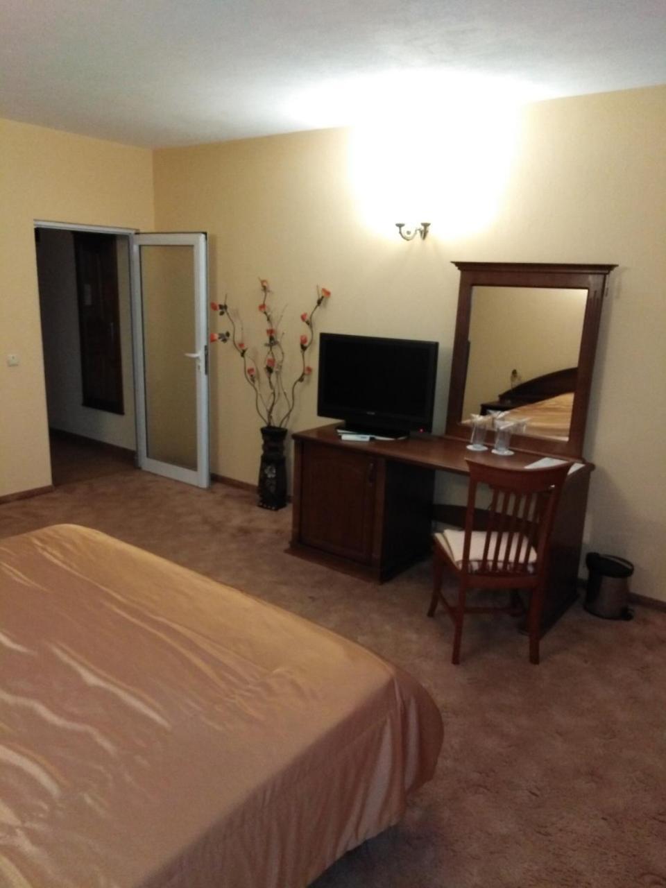 Хотел Златна Котва Kazanlŭk Quarto foto